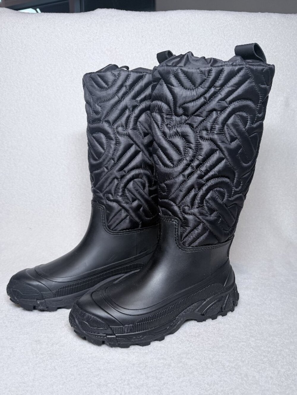 Burberry Rotherfield quilted rain boots NEW/ NEVER WORN Size 41 quilted